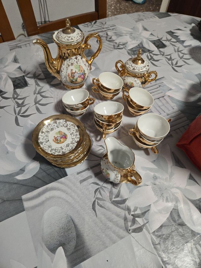 Juego té porcelana dorada