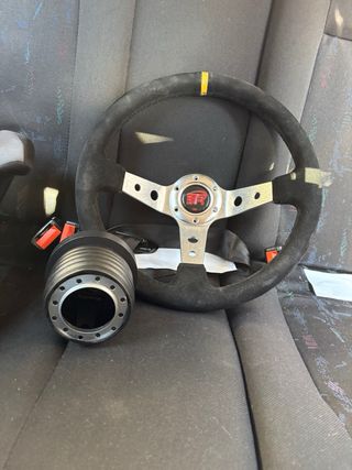 volante desplazado y piña golf mk3