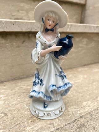 Statuetta vintage donna porcellana
