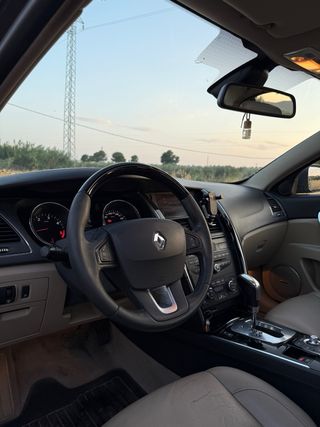 Renault Latitude Initiale V6 dCi 240cv 