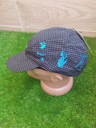 Gorra NIKE  off white negra y verde agua