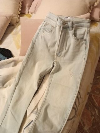 Pantalones vaqueros azules claros
