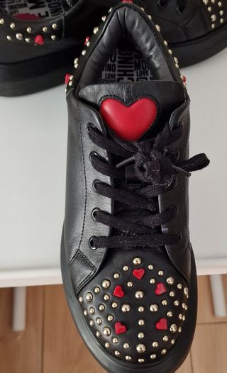 Zapatillas Love Moschino negras con tachuelas