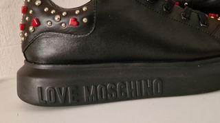 Zapatillas Love Moschino negras con tachuelas