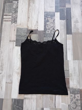 Camiseta negra encaje