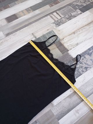 Camiseta negra encaje