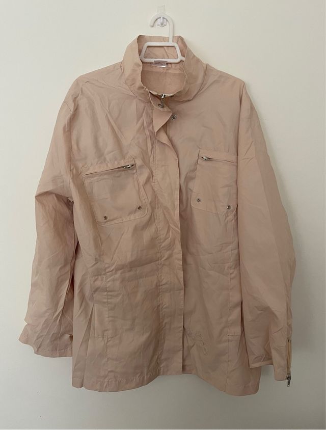 Chaqueta impermeable beige, chaqueta ligera