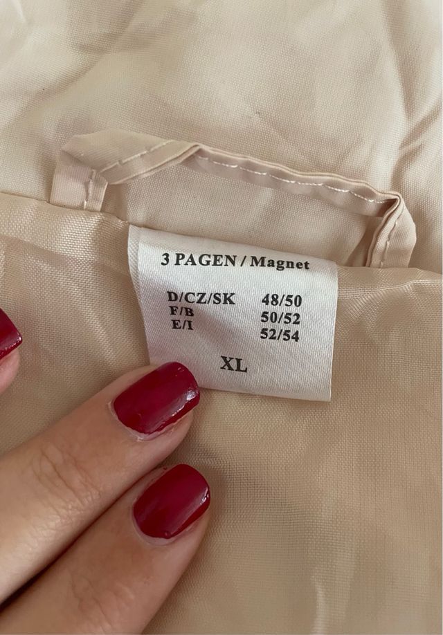 Chaqueta impermeable beige, chaqueta ligera