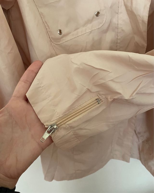 Chaqueta impermeable beige, chaqueta ligera