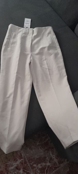 Pantalones Zara beige sin usar