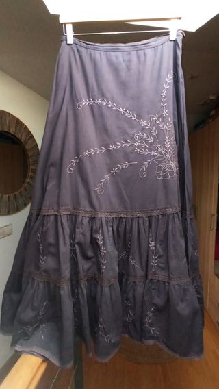 Falda marrón boho larga con bordados ZARA 