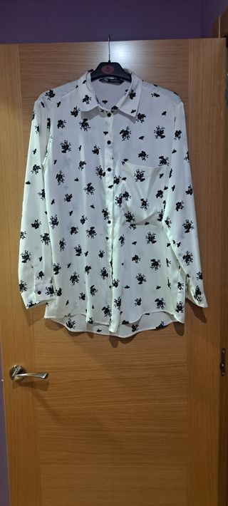 Camisa blanca flores - M