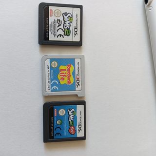 Nintendo 2DS blanca y roja + 3 juegos y cargador. 