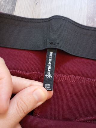 Mini Falda Stradivarius Roja - Talla L