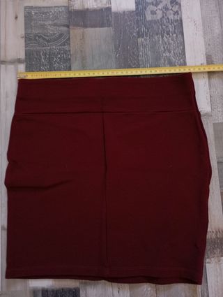 Mini Falda Stradivarius Roja - Talla L
