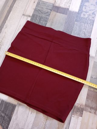 Mini Falda Stradivarius Roja - Talla L