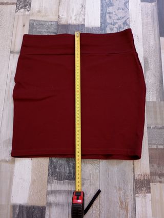 Mini Falda Stradivarius Roja - Talla L