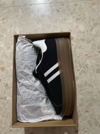 Zapatillas plataforma negras y blancas