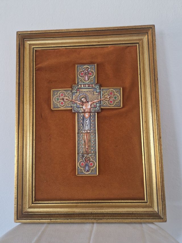 Crucifijo cerámico antiguo