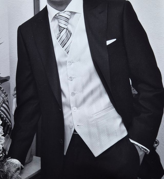 Traje Pal Zileri: chaqueta, chaleco y corbata