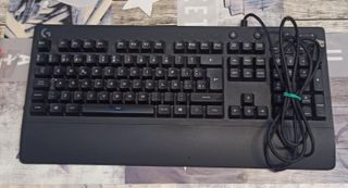 Pacchetto tastiera Logitech + cuffie GAMING