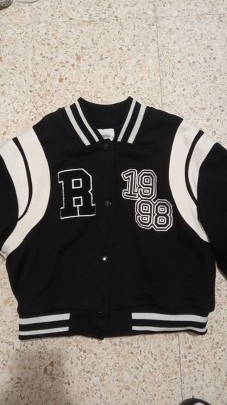 Cazadora beisbolera Bershka negra