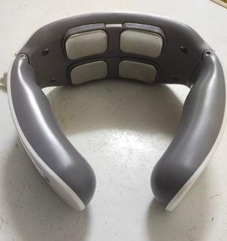 Massaggiatore ad impulsi per collo e spalle
