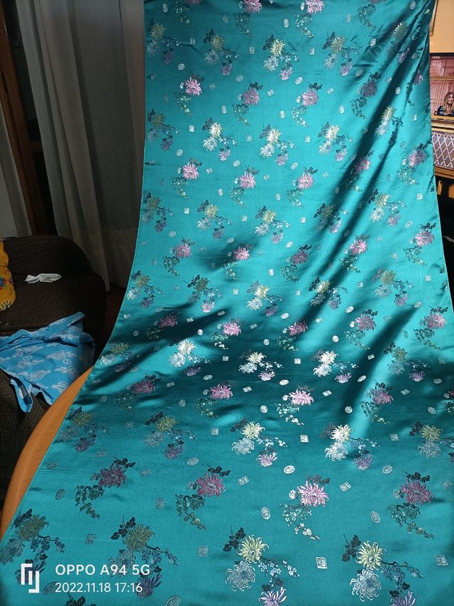 Stoffa di seta  - tessuto importato dalla Cina 
