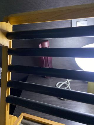 Soporte anillos madera - marrón