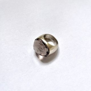 Anillo de acero con cristal grande, 2000s