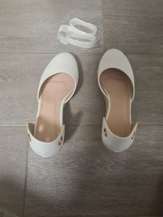 Zapatos cuña blancos - talla 40 
Cuña de 6,5 cm