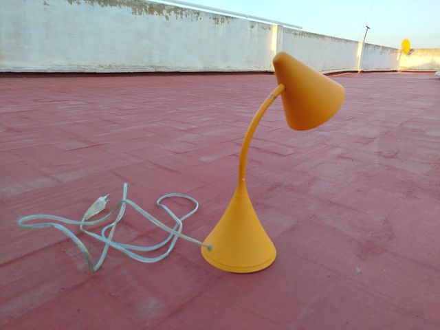 Lámpara Escritorio amarilla