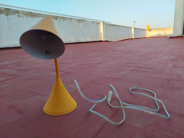 Lámpara Escritorio amarilla
