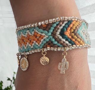 Pulsera Hipanema multicolor tejida