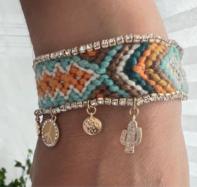 Pulsera Hipanema multicolor tejida