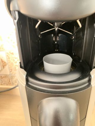Cafetera Nespresso vertuo plus c