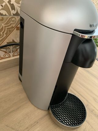 Cafetera Nespresso vertuo plus c
