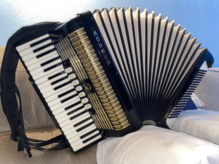 Acordeón Hohner Verdi III 120 bajos