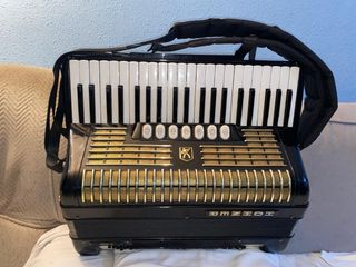 Acordeón Hohner Verdi III 120 bajos