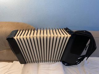 Acordeón Hohner Verdi III 120 bajos