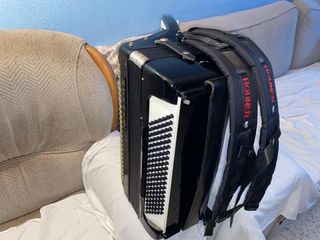 Acordeón Hohner Verdi III 120 bajos