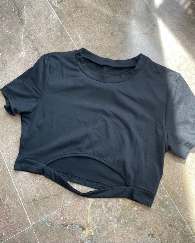 Crop top negro - nuevo