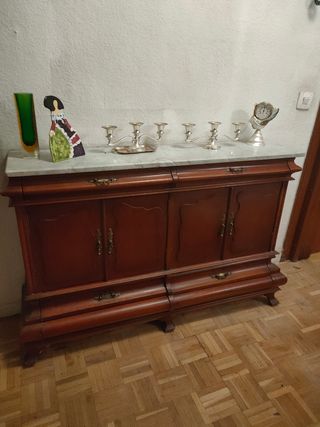 Mueble recibidor antiguo de madera y mármol