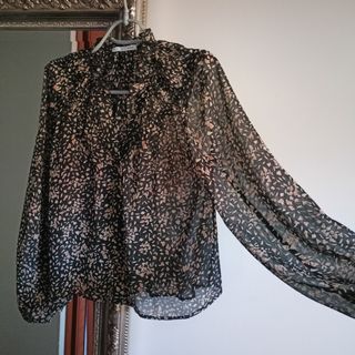 Blusa Easy Wear negra y marrón