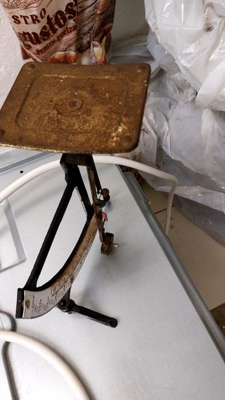 Balanza antigua de precisión