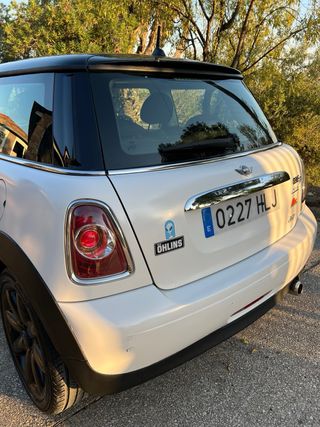 MINI Mini Cooper One Diesel 2012