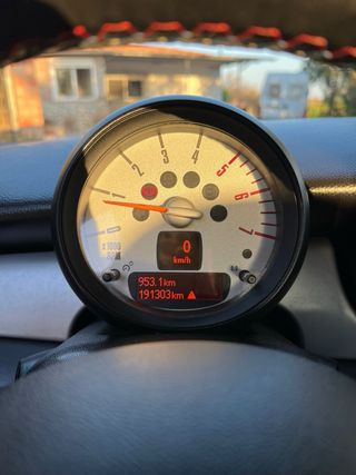 MINI Mini Cooper One Diesel 2012