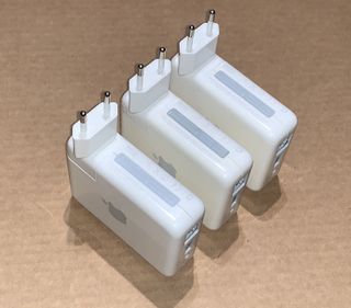 3 adattatori Apple Airport Express A1264