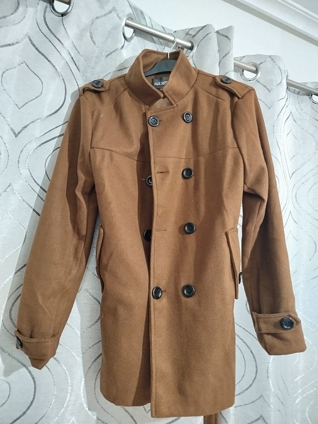 Gabardina marrón