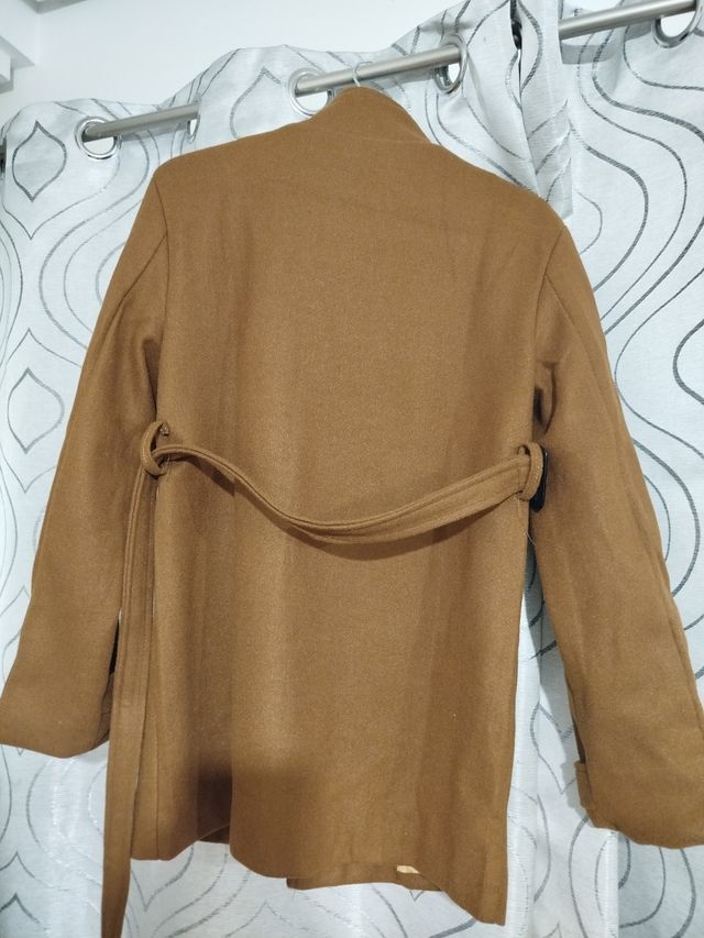 Gabardina marrón